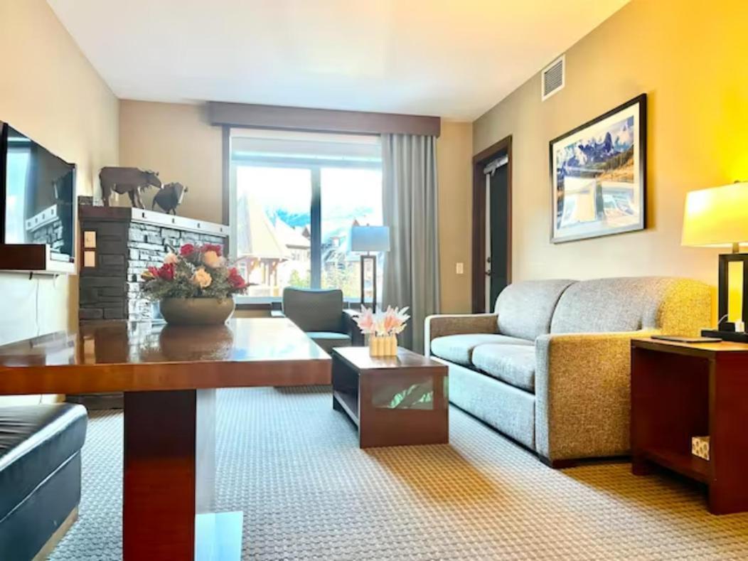 Falcon Crest Lodge 1 Bedroom Condo With Gym & Hot-Tubs & Mountain View Канмор Екстериор снимка