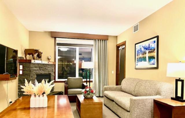 Falcon Crest Lodge 1 Bedroom Condo With Gym & Hot-Tubs & Mountain View Канмор Екстериор снимка
