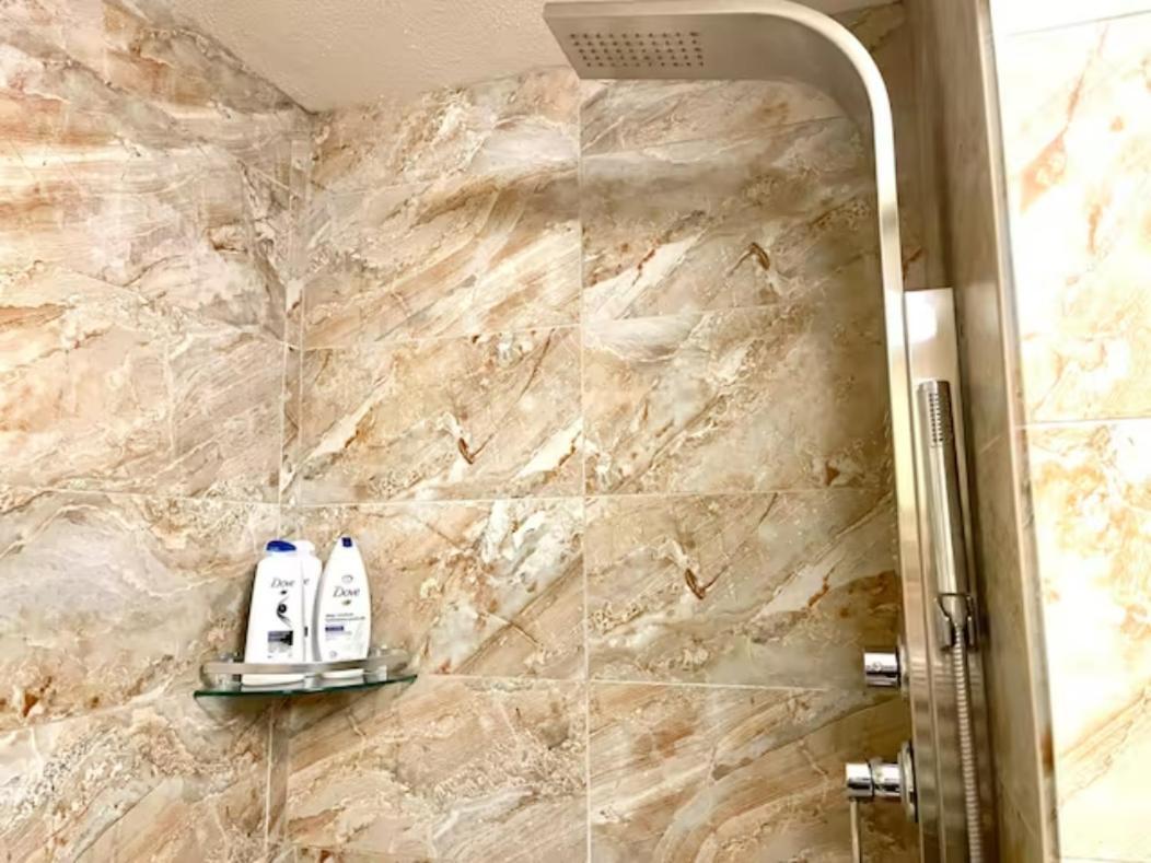 Falcon Crest Lodge 1 Bedroom Condo With Gym & Hot-Tubs & Mountain View Канмор Екстериор снимка