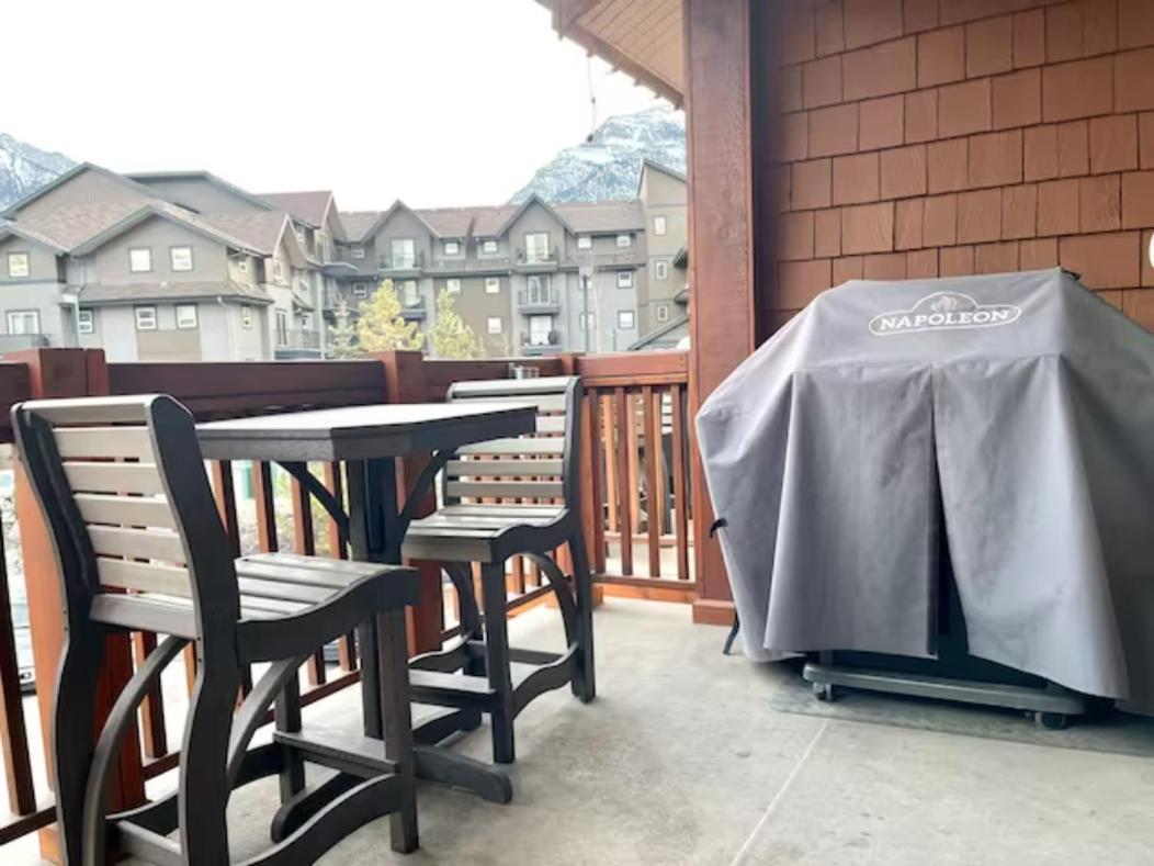 Falcon Crest Lodge 1 Bedroom Condo With Gym & Hot-Tubs & Mountain View Канмор Екстериор снимка