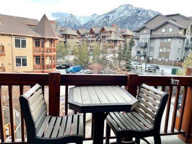 Falcon Crest Lodge 1 Bedroom Condo With Gym & Hot-Tubs & Mountain View Канмор Екстериор снимка
